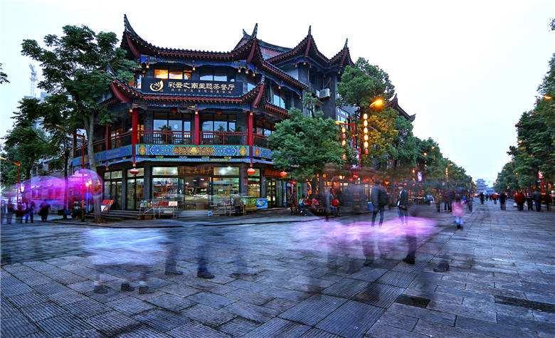 如何评价疯狂的外星人？搞笑么？